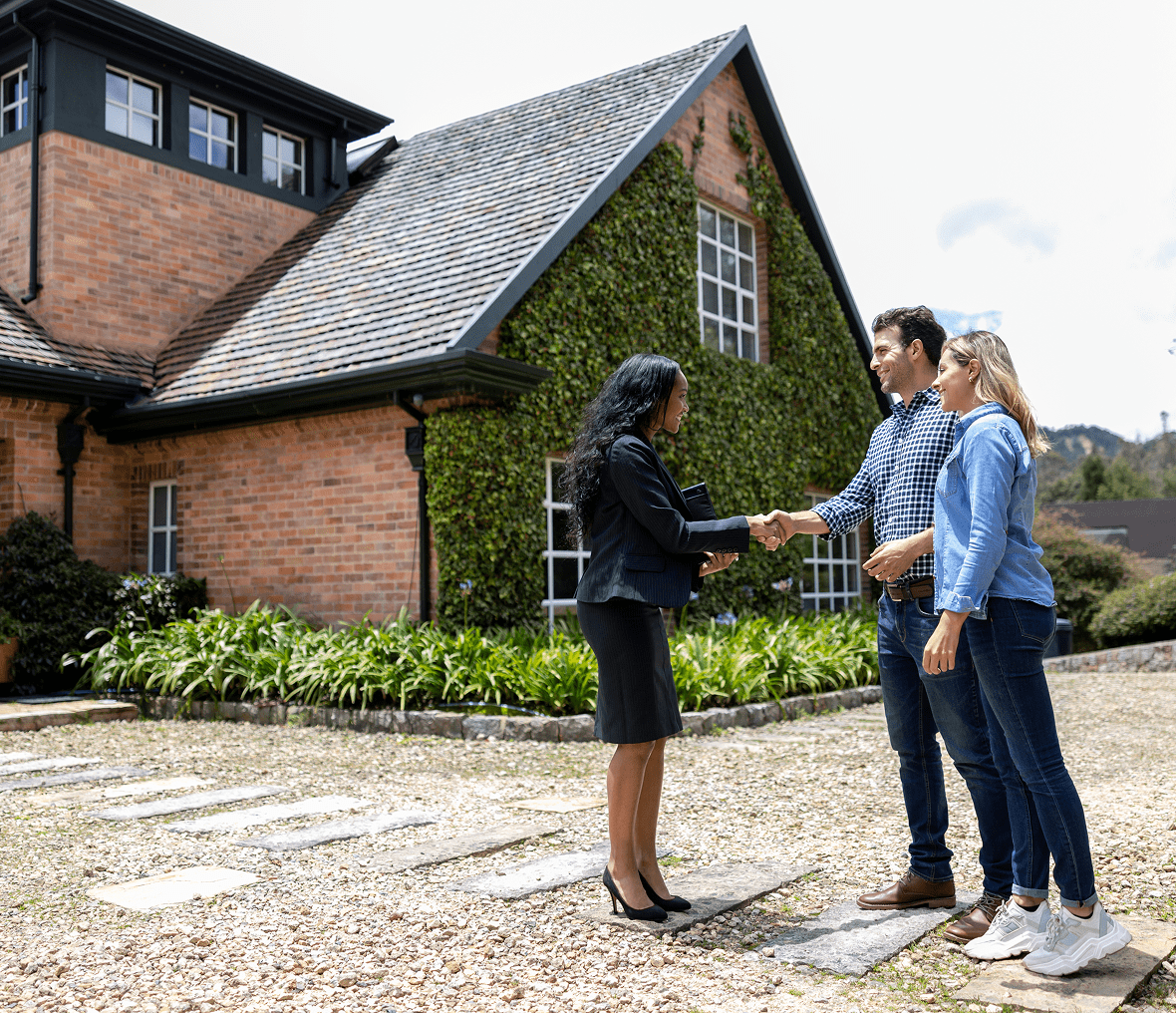 House viewing with real estate agent and couple